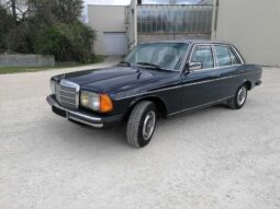 Mercedes E230 – 1981 full