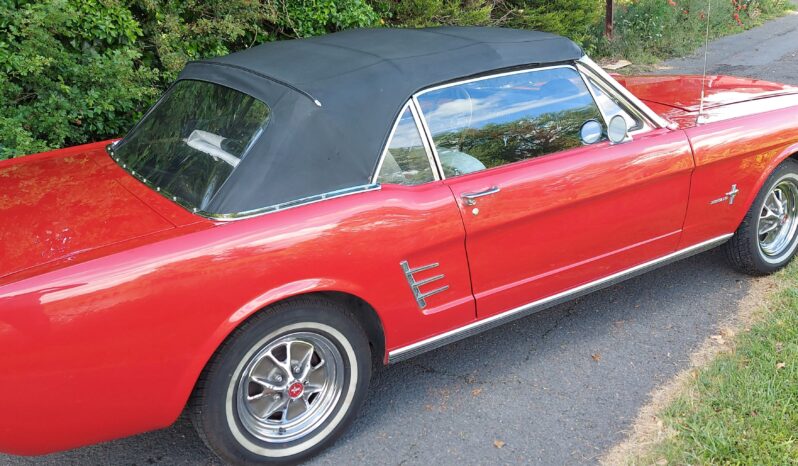 1966 Ford Mustang Cabriolet complet