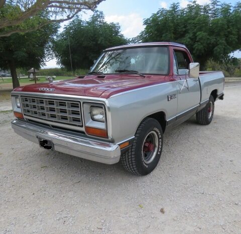 1985 DODGE RAMCHARGER complet