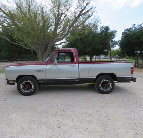 1985 DODGE RAMCHARGER complet