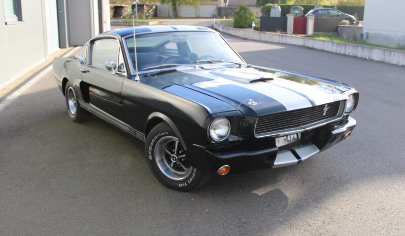 1965 Ford Mustang fastback complet