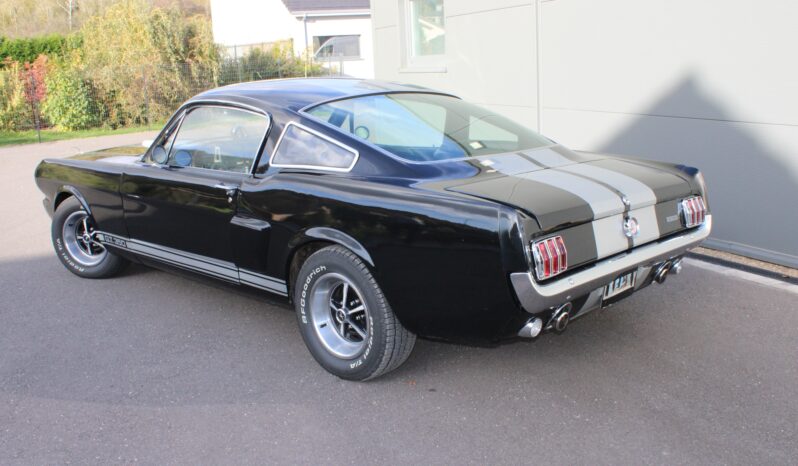 1965 Ford Mustang fastback complet