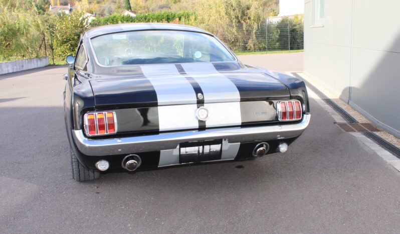 1965 Ford Mustang fastback complet