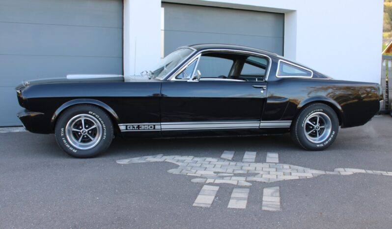 1965 Ford Mustang fastback complet