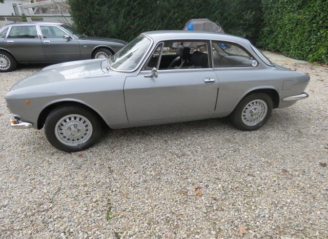 1969 Alfa Romeo 1750 coupe bertone