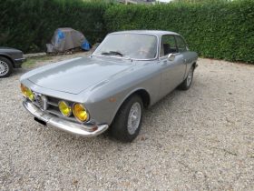 1969 Alfa Romeo 1750 coupe bertone