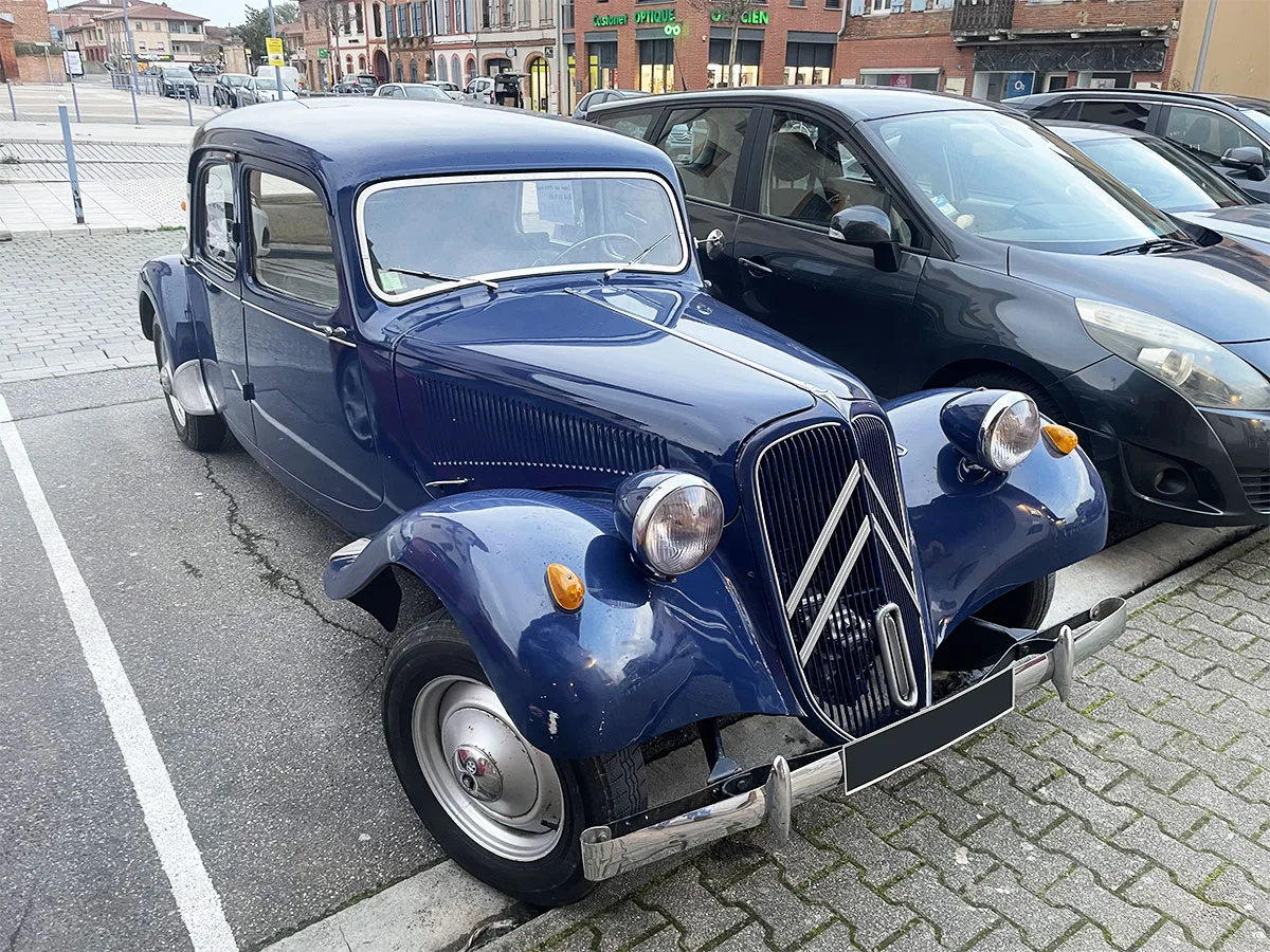 citroen_traction_11B_01