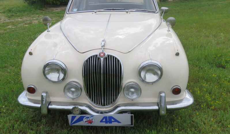 1968 Jaguar 240 full