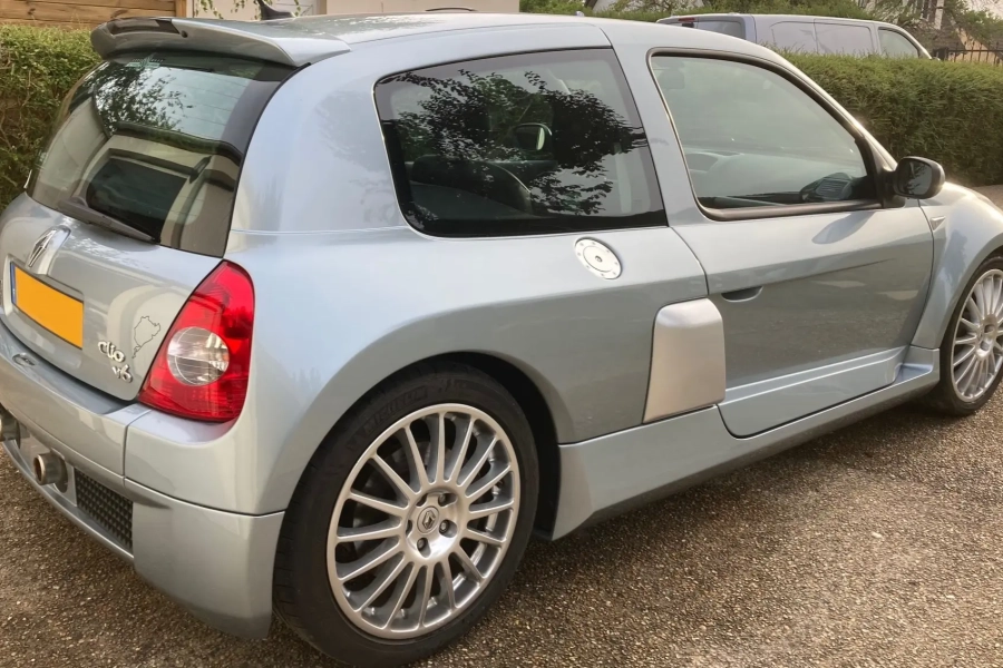 Clio-AR-1