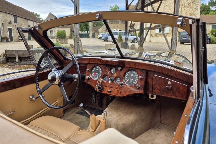 XK120-TableauBord-scaled